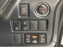 運転席からも操作ができる両側パワースライドドアです。ご家族の乗り降りがより便利になる、みんなが嬉しい装備です。