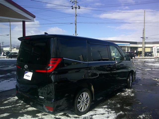 ノア S-Z 4WD バックカメラ 衝突被害軽減システム ETC 両側電動スライド LEDヘッドランプ 乗車定員7人 3列シート アルミホイール キーレス ABS エアバッグ スマートキー(9枚目)