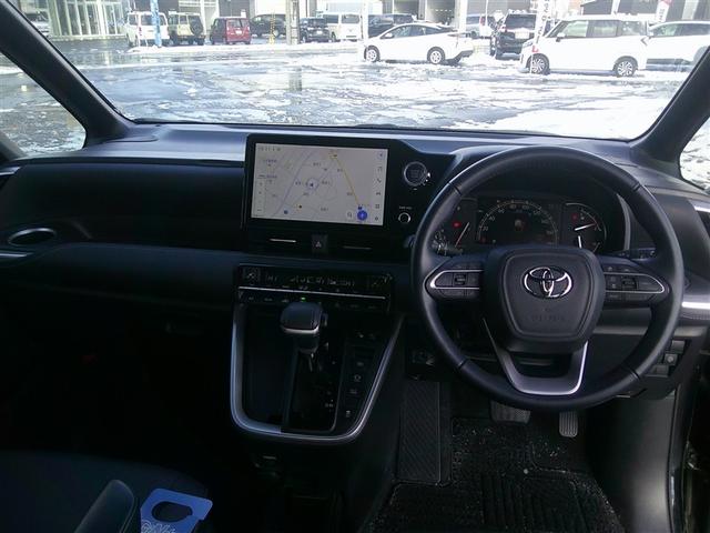 ノア S-Z 4WD バックカメラ 衝突被害軽減システム ETC 両側電動スライド LEDヘッドランプ 乗車定員7人 3列シート アルミホイール キーレス ABS エアバッグ スマートキー(16枚目)