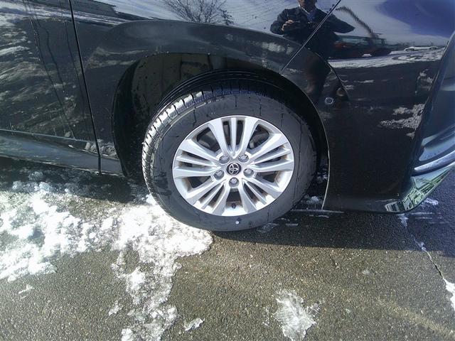 ノア S-Z 4WD バックカメラ 衝突被害軽減システム ETC 両側電動スライド LEDヘッドランプ 乗車定員7人 3列シート アルミホイール キーレス ABS エアバッグ スマートキー(18枚目)