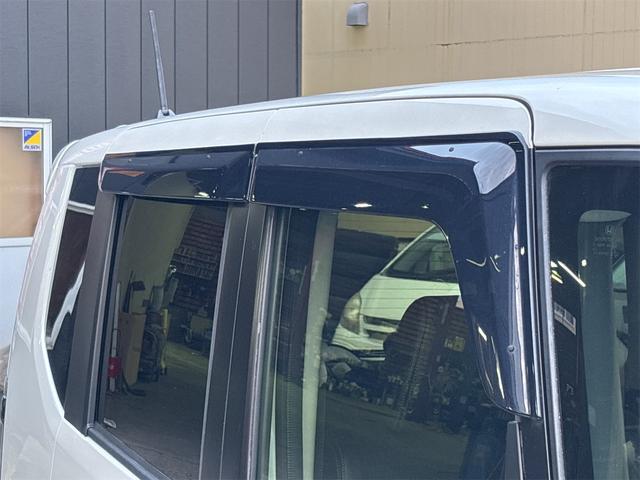 Ｎ－ＢＯＸカスタム Ｇ・ターボＬパッケージ　４ＷＤ　ＥＴＣ　バックカメラ　両側電動スライドドア　ナビ　ＴＶ　オートクルーズコントロール　オートライト　ＨＩＤ　スマートキー　アイドリングストップ　電動格納ミラー　シートヒーター　ベンチシート（32枚目）