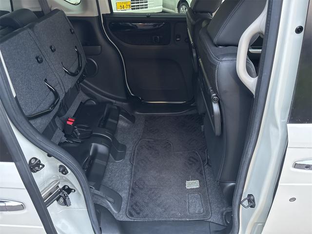 Ｎ－ＢＯＸカスタム Ｇ・ターボＬパッケージ　４ＷＤ　ＥＴＣ　バックカメラ　両側電動スライドドア　ナビ　ＴＶ　オートクルーズコントロール　オートライト　ＨＩＤ　スマートキー　アイドリングストップ　電動格納ミラー　シートヒーター　ベンチシート（45枚目）