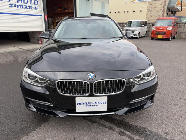 ３シリーズ ３２０ｉ　ｘＤｒｉｖｅツーリング　ラグジュアリー　禁煙車／ブラウンレザーシート／メモリーパワーシート／シートヒーター／パワーバックドア／バックカメラ／ＣＤ／ＤＶＤ／ブラックルーフレール／スタッドレスタイヤ積込（2枚目）