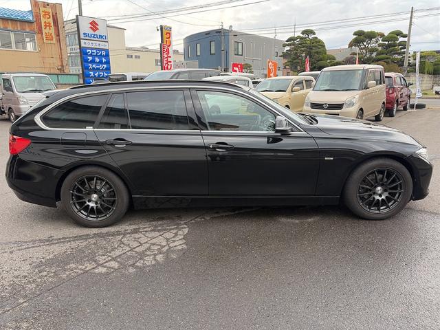 ３シリーズ ３２０ｉ　ｘＤｒｉｖｅツーリング　ラグジュアリー　禁煙車／ブラウンレザーシート／メモリーパワーシート／シートヒーター／パワーバックドア／バックカメラ／ＣＤ／ＤＶＤ／ブラックルーフレール／スタッドレスタイヤ積込（4枚目）