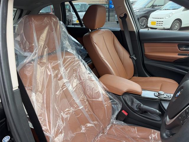 ３シリーズ ３２０ｉ　ｘＤｒｉｖｅツーリング　ラグジュアリー　禁煙車／ブラウンレザーシート／メモリーパワーシート／シートヒーター／パワーバックドア／バックカメラ／ＣＤ／ＤＶＤ／ブラックルーフレール／スタッドレスタイヤ積込（13枚目）
