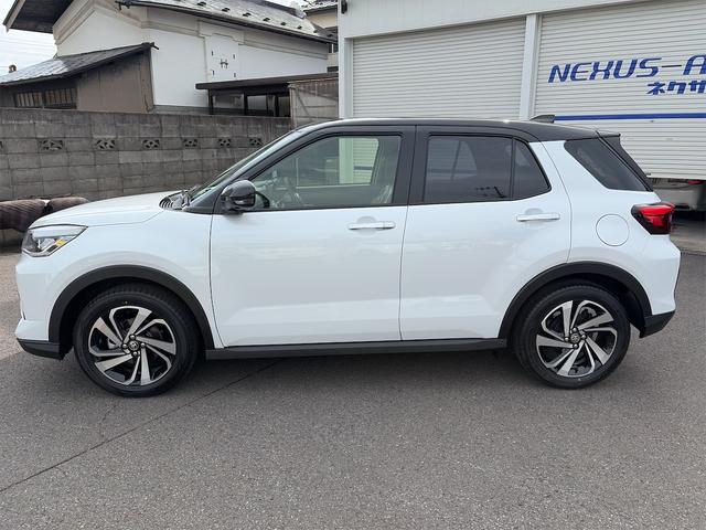 ライズ Z 4WD/登録済未使用車/純正9型ディスプレイオーディオ/寒冷地仕様/全周囲カメラ/衝突軽減ブレーキ/レーダークルーズ/2トーンカラー/シートヒーター/コーナーセンサー/スペアタイヤ/LEDヘッドライト(4枚目)