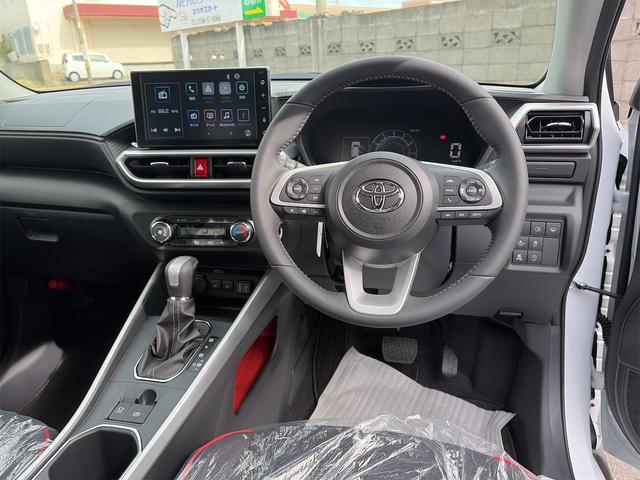 ライズ Z 4WD/登録済未使用車/純正9型ディスプレイオーディオ/寒冷地仕様/全周囲カメラ/衝突軽減ブレーキ/レーダークルーズ/2トーンカラー/シートヒーター/コーナーセンサー/スペアタイヤ/LEDヘッドライト(12枚目)