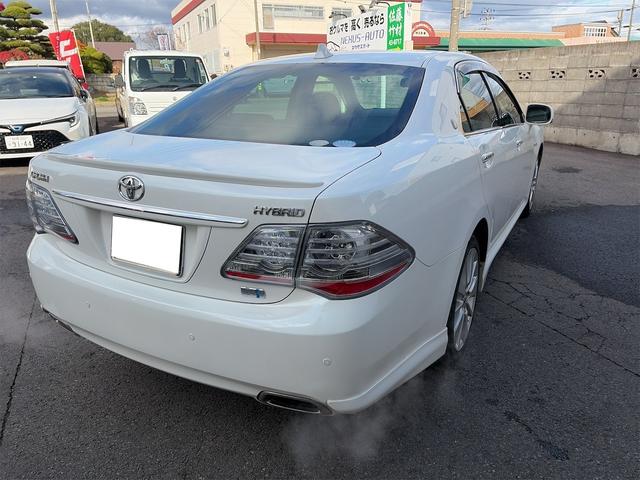 クラウンハイブリッド ベースグレード 禁煙車/本革シート/社外ドライブレコーダー/レーダークルーズコントロール/ハンズフリー通話/フルセグテレビ/CD・DVD/ETC/スマートキー/リヤサンシェード/シートエアコン/サイドカメラ(8枚目)