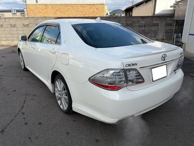 クラウンハイブリッド ベースグレード 禁煙車/本革シート/社外ドライブレコーダー/レーダークルーズコントロール/ハンズフリー通話/フルセグテレビ/CD・DVD/ETC/スマートキー/リヤサンシェード/シートエアコン/サイドカメラ(9枚目)