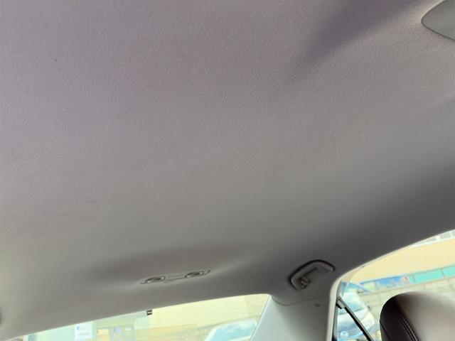 クラウンハイブリッド ベースグレード 禁煙車/本革シート/社外ドライブレコーダー/レーダークルーズコントロール/ハンズフリー通話/フルセグテレビ/CD・DVD/ETC/スマートキー/リヤサンシェード/シートエアコン/サイドカメラ(12枚目)