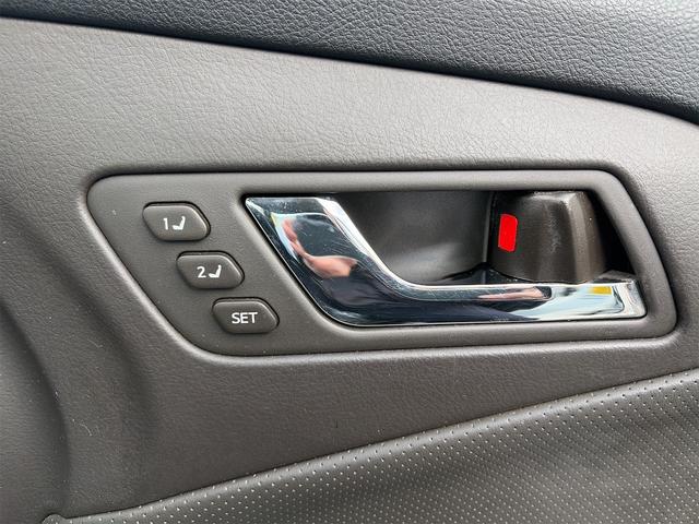 クラウンハイブリッド ベースグレード 禁煙車/本革シート/社外ドライブレコーダー/レーダークルーズコントロール/ハンズフリー通話/フルセグテレビ/CD・DVD/ETC/スマートキー/リヤサンシェード/シートエアコン/サイドカメラ(23枚目)