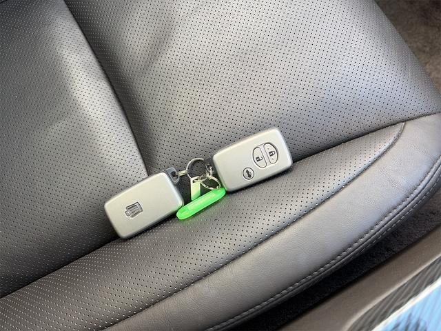 クラウンハイブリッド ベースグレード 禁煙車/本革シート/社外ドライブレコーダー/レーダークルーズコントロール/ハンズフリー通話/フルセグテレビ/CD・DVD/ETC/スマートキー/リヤサンシェード/シートエアコン/サイドカメラ(24枚目)