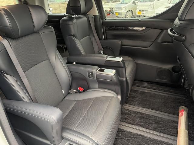 アルファード ２．５Ｓ　Ｃパッケージ　４ＷＤ／モデリスタエアロ／ワンオーナー／禁煙車／フリップダウンモニター／ＪＢＬサウンドナビ／純正リモコンスターター／寒冷地仕様／革シート／電動バックドア／両側パワスラドア／シートエアコン／ＥＴＣ２．０（14枚目）
