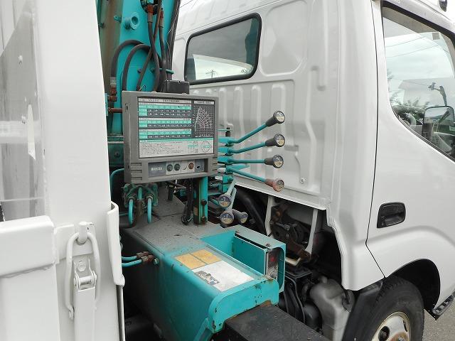 デュトロ ロング高床　★平★４ＷＤ★クレーン４段★ラジコン★３トン★荷台内寸約：Ｌ３５３×Ｗ１７８×Ｈ３７（26枚目）