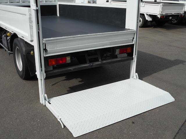 キャンター 　★平★４ＷＤ★２トン★パワーゲート６００キロ★荷台内寸約：Ｌ３０６×Ｗ１６１×Ｈ３６（11枚目）