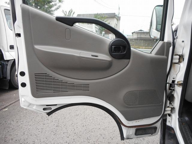 キャンターガッツ 全低床SA ★平★4WD★1.4トン★シングルタイヤ★荷台内寸:L308×W160×H38(16枚目)