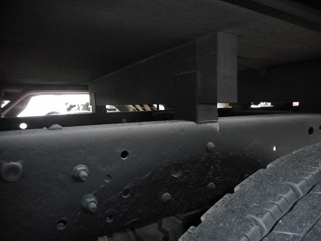 エルフトラック ロングフルフラットロー　★平★４ＷＤ★パワーゲート８００★２トンベース★荷台内寸約：Ｌ４３５×Ｗ１７７×Ｈ３８（22枚目）