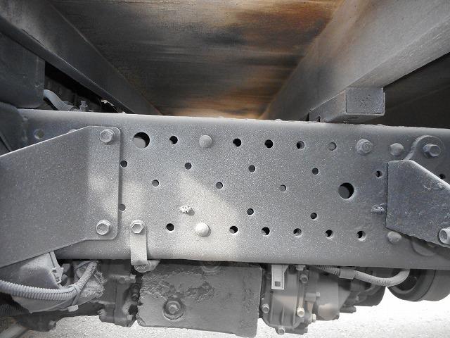 エルフトラック ロングフルフラットロー　★平★４ＷＤ★パワーゲート８００★２トンベース★荷台内寸約：Ｌ４３５×Ｗ１７７×Ｈ３８（24枚目）