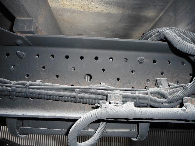 エルフトラック ロングフルフラットロー　★平★４ＷＤ★パワーゲート８００★２トンベース★荷台内寸約：Ｌ４３５×Ｗ１７７×Ｈ３８（33枚目）