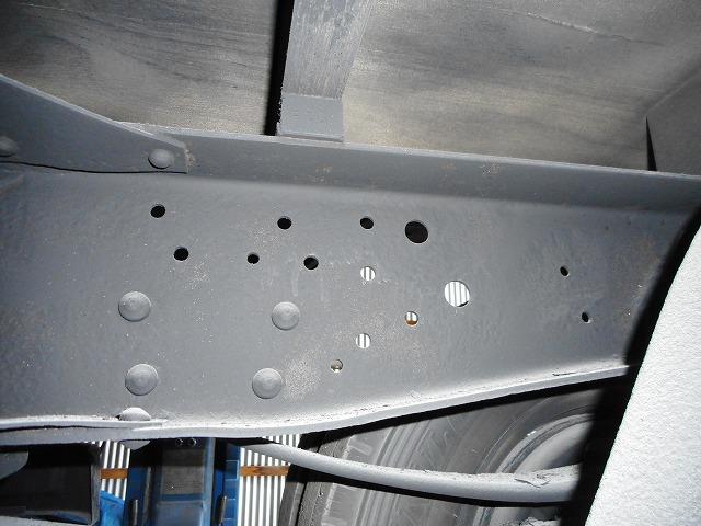 エルフトラック ロングフルフラットロー　★平★４ＷＤ★パワーゲート８００★２トンベース★荷台内寸約：Ｌ４３５×Ｗ１７７×Ｈ３８（40枚目）