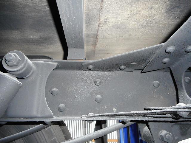 エルフトラック ロングフルフラットロー　★平★４ＷＤ★パワーゲート８００★２トンベース★荷台内寸約：Ｌ４３５×Ｗ１７７×Ｈ３８（41枚目）