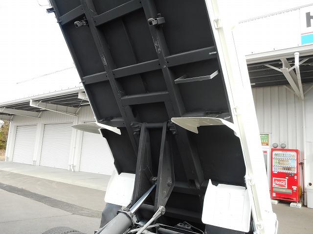 デュトロ ダンプ ★4WD★低床★2トン★荷台内寸約:L304×W159×H32(13枚目)