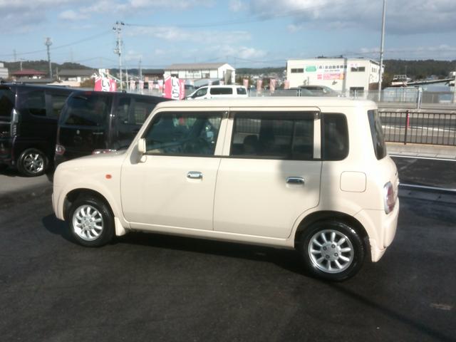 アルトラパン Ｇ　走行６２７９９キロ　ナビテレビ　ドライブレコーダー付き　キーレス付き　運転席助手席エアバック　ＡＢＳブレーキ　衝突安全ボディー　ベンチシート　プライバシーガラス　ＡＣＰＳＰＷ付　基本装備フル装備（2枚目）