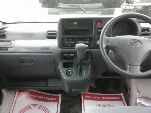 ハイゼットカーゴ デラックスリミテッド　４ＷＤ　ハイルーフ　キャリヤ付き　オートマ車　エアコン　パワステパワーウインドウ付き　両側スライドドア（4枚目）