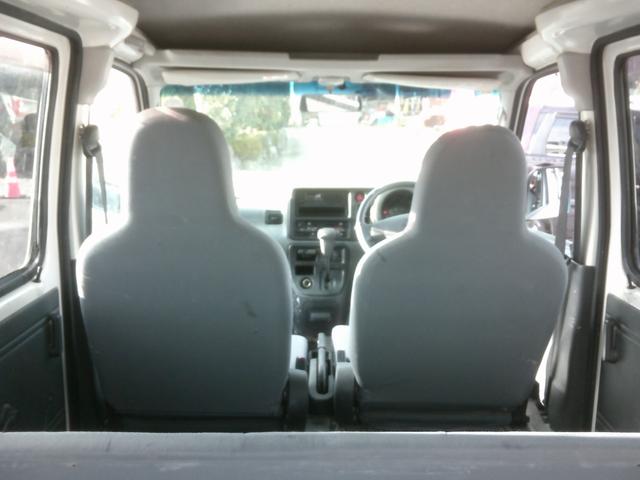ハイゼットカーゴ デラックスリミテッド　４ＷＤ　ハイルーフ　キャリヤ付き　オートマ車　エアコン　パワステパワーウインドウ付き　両側スライドドア（6枚目）