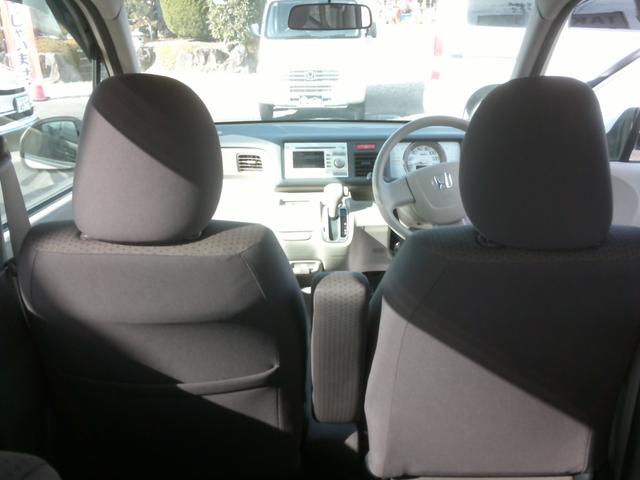 ライフ 　走行５５６０５キロ　スマートキー　バックカメラ　衝突安全ボディー　基本装備フル装備　運転席助手席エアバック　ＡＢＳブレーキ　純正オーディオ付き　プライバシーガラス　５ドア４人乗り　電各ミラー（6枚目）