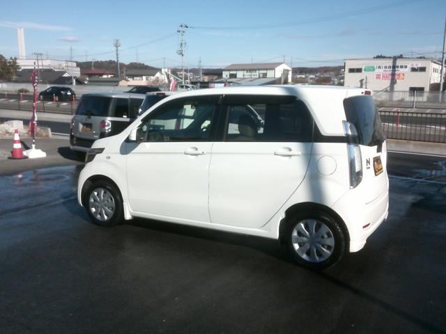 Ｎ－ＷＧＮ Ｇ　スマートキー　アイドリングストップ　衝突安全ボディー　盗難防止付き　運転席助手席エアバック　ＡＢＳブレーキ　ＥＳＣ　プライバシーガラス　５ドア４人乗り　ベンチシート　　基本装備フル装備（2枚目）