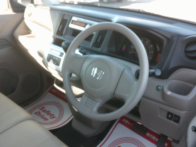 Ｎ－ＷＧＮ Ｇ　スマートキー　アイドリングストップ　衝突安全ボディー　盗難防止付き　運転席助手席エアバック　ＡＢＳブレーキ　ＥＳＣ　プライバシーガラス　５ドア４人乗り　ベンチシート　　基本装備フル装備（3枚目）