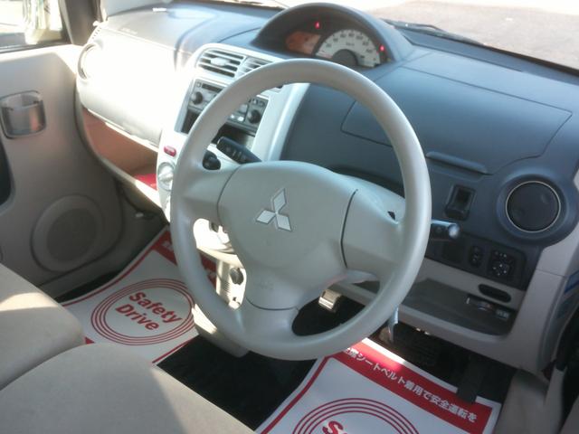 ｅＫワゴン ＭＸ　基本装備フル装備　５ドア４人乗り　衝突安全ボディー盗難防止付き　運転席助手席エアバック　ＡＢＳブレーキ　ベンチシートフルフラット　キーレス付き　プライバシーガラス　電各ミラー　４速オートマ車（3枚目）
