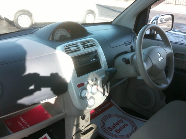 ｅＫワゴン ＭＸ　基本装備フル装備　５ドア４人乗り　衝突安全ボディー盗難防止付き　運転席助手席エアバック　ＡＢＳブレーキ　ベンチシートフルフラット　キーレス付き　プライバシーガラス　電各ミラー　４速オートマ車（5枚目）