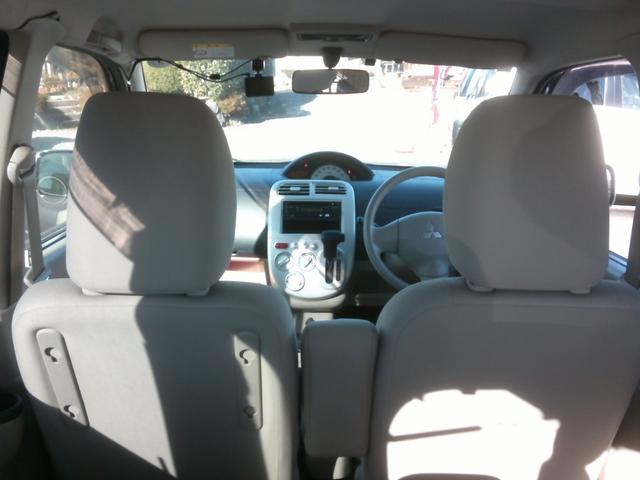 ｅＫワゴン ＭＸ　基本装備フル装備　５ドア４人乗り　衝突安全ボディー盗難防止付き　運転席助手席エアバック　ＡＢＳブレーキ　ベンチシートフルフラット　キーレス付き　プライバシーガラス　電各ミラー　４速オートマ車（6枚目）