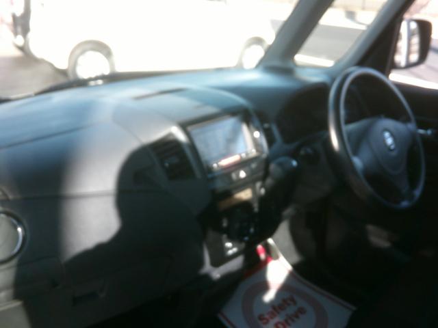 ルークス ハイウェイスター　ナビテレビ　ＨＩＤライト　スマートキー　ＡＢＳブレーキ　衝突安全ボディー盗難防止付き　運転席助手席エアバック　両側スライド　５ドア４人乗り　プライバシーガラス　基本装備フル装備（5枚目）