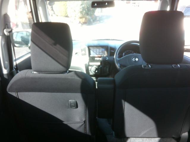 ルークス ハイウェイスター　ナビテレビ　ＨＩＤライト　スマートキー　ＡＢＳブレーキ　衝突安全ボディー盗難防止付き　運転席助手席エアバック　両側スライド　５ドア４人乗り　プライバシーガラス　基本装備フル装備（6枚目）