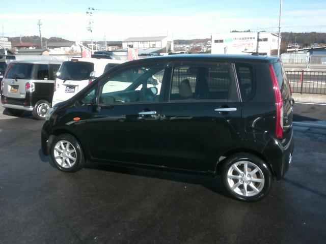 ムーヴ Ｘ　ＳＡ　走行７８８００キロ　アイドリングストップ　スマートキー　ＡＢＳ’ＥＳＣ　衝突被害軽減システム　衝突安全ボディー盗難防止付き　ベンチシートフルフラット　５ドア４人乗り　プライバシーガラス基本装備フル装備（2枚目）