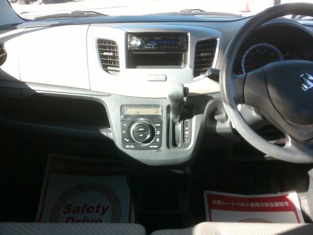 ワゴンＲ ＦＸ　衝突安全ボディー盗難防止付き　運転席助手席エアバック　ＡＢＳブレーキ　５ドア４人乗り　キーレス付き　４速オートマ車　プライバシーガラス　アルミホイル装着車　　基本装備フル装備（4枚目）