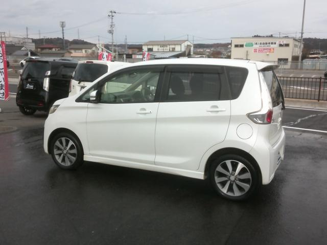 ｅＫカスタム Ｔ　４ＷＤ　走行１３６６６３キロ　バックカメラ　スマートキー　ＨＩＤライト　ＥＴＣ付　衝突安全ボディー盗難防止付き　運転席助手席エアバック　ＡＢＳブレーキ　電各ミラー　プライバシーガラス　基本装備フル装備（2枚目）