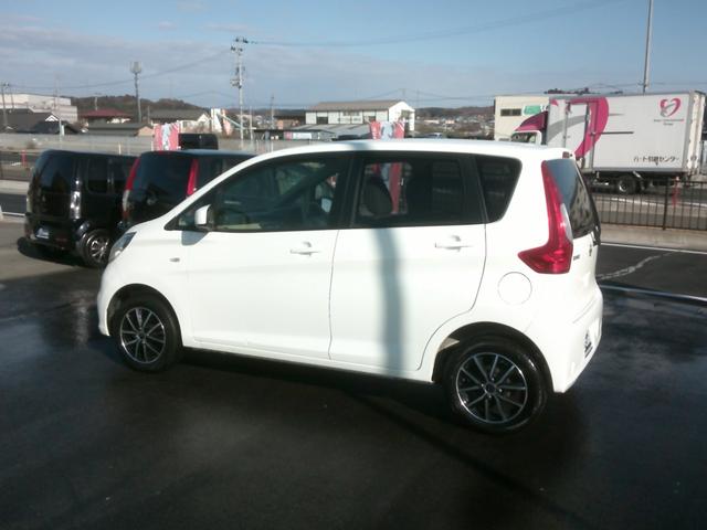 デイズ Ｊ　ＳＤナビテレビバックカメラ付き　ドラレコ付き　ＥＴＣ付　キーレス　ＡＢＳブレーキ　ＥＳＣ　衝突被害軽減システム　運転席助手席エアバック　プライバシーガラス　５ドア４人乗り　基本装備フル装備（2枚目）