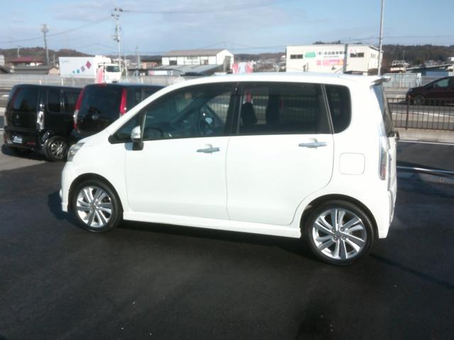 ムーヴ カスタム　ＲＳ　アイドリングストップ　スマートキー　ＨＩＤライト　衝突安全ボディー　運転席助手席エアバック　ＡＢＳブレーキ　プライバシーガラス　ベンチシートフルフラット　基本装備フル装備（2枚目）