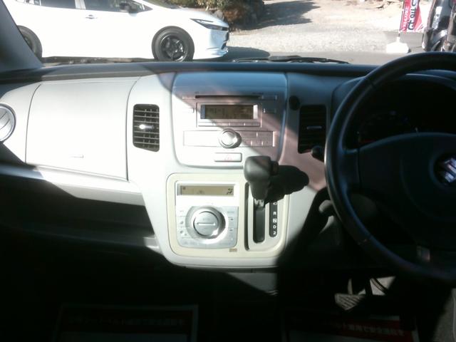 ワゴンＲ ＦＸリミテッド　ベンチシートフルフラット　衝突安全ボディー盗難防止付き　運転席助手席エアバック　ＡＢＳブレーキ　プライバシーガラス　５ドア４人乗り　アルミホイール付　基本装備フル装備（4枚目）