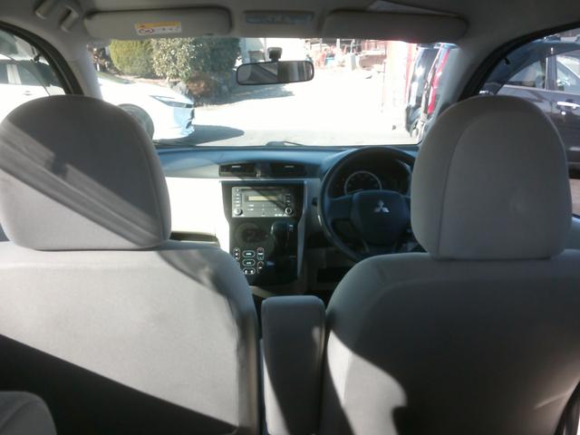 ｅＫワゴン Ｍ　４ＷＤ　基本装備フル装備　衝突安全ボディー盗難防止付き　運転席助手席エアバック　ＡＢＳブレーキ　アイドリングストップ　寒冷地仕様　純正オーディオ付き　プライバシーガラス　５ドア４人乗り（6枚目）