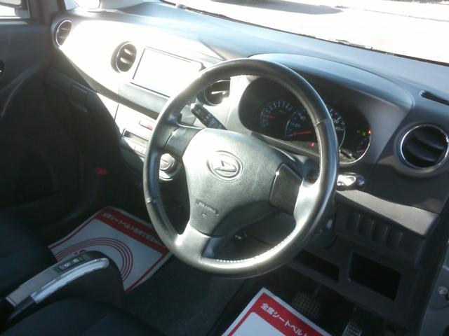 タントエグゼ カスタムＧ　４ＷＤ　走行１２７８０４キロ　スマートキー　ＨＩＤライト　ナビ付　衝突安全ボディー盗難防止付き　運転席助手席エアバック　ＡＢＳブレーキ　５ドア４人乗り　プライバシーガラス　基本装備フル装備（3枚目）