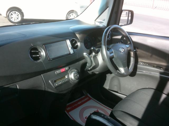 タントエグゼ カスタムＧ　４ＷＤ　走行１２７８０４キロ　スマートキー　ＨＩＤライト　ナビ付　衝突安全ボディー盗難防止付き　運転席助手席エアバック　ＡＢＳブレーキ　５ドア４人乗り　プライバシーガラス　基本装備フル装備（5枚目）