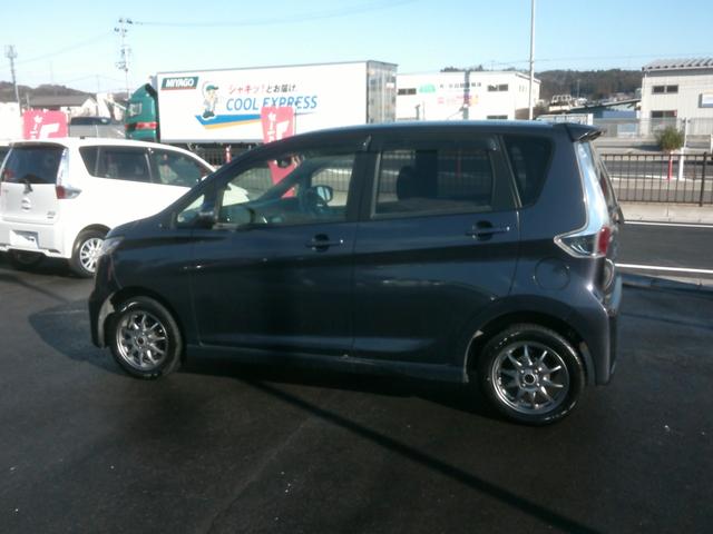 デイズ ハイウェイスター　Ｘ　４ＷＤ　シートヒーター　バックカメラ　スマートキー　アイドリングストップ　ＨＩＤライト　衝突安全ボディー盗難防止付き　運転席助手席エアバック　ＡＢＳブレーキ　５ドア４人乗り　基本装備フル装備（2枚目）