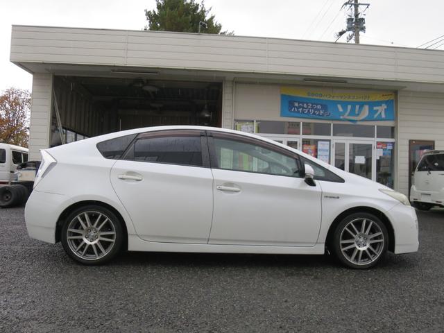 プリウス G ナビ・Bカメラ・ETC・サンルーフ・ローダウン(4枚目)