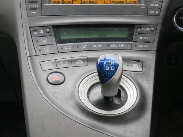 プリウス G ナビ・Bカメラ・ETC・サンルーフ・ローダウン(11枚目)