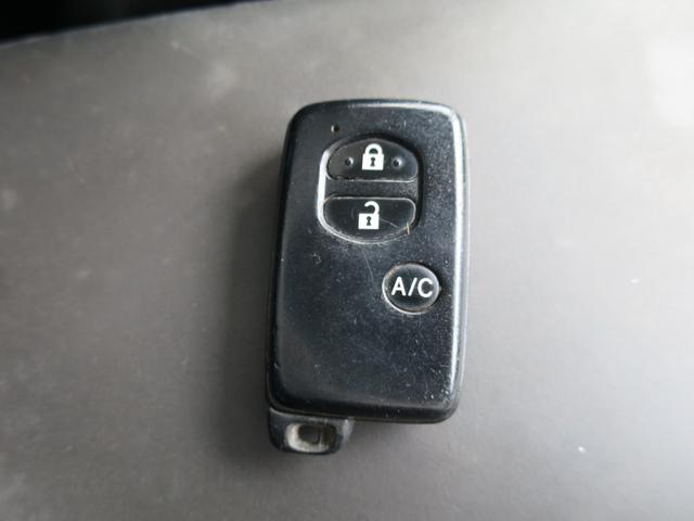 プリウス G ナビ・Bカメラ・ETC・サンルーフ・ローダウン(19枚目)